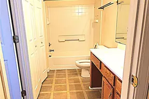 5664 Prescott Ct, Charlotte, NC 28269 - Photo 4