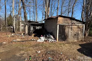 7626 Nc 90 Hwy E, Stony Point, NC 28678 - Photo 10