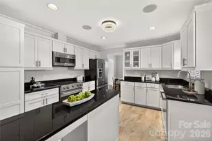 731 Sandridge Rd, Charlotte, NC 28210 - Photo 10