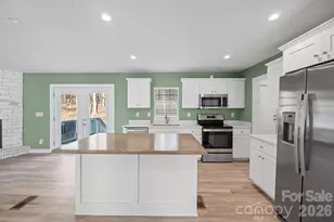 3433 Spinner Ct, Sherrills Ford, NC 28673 - Photo 10