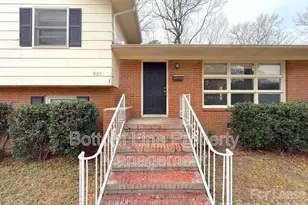 907 Bannister Pl, Charlotte, NC 28213 - Photo 2