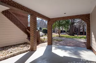 239 S Clarkson St, Charlotte, NC 28202 - Photo 2