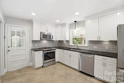 931 Hickory Nut Street, Charlotte, NC 28205 - Photo 8