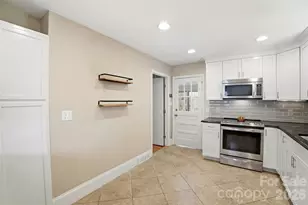 931 Hickory Nut St, Charlotte, NC 28205 - Photo 10