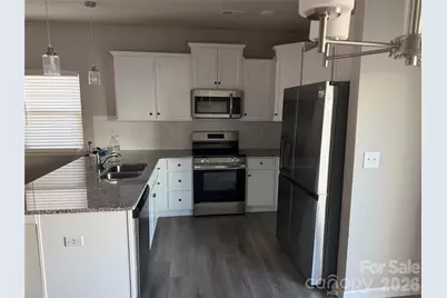 4112 Stoneygreen Lane, Charlotte, NC 28215 - Photo 6