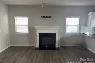 4112 Stoneygreen Ln, Charlotte, NC 28215 - Photo 4