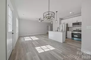 1225 39th St Cir SW, Hickory, NC 28602 - Photo 8