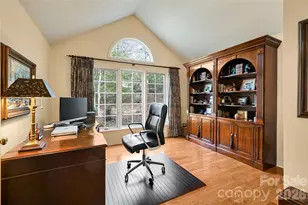 27 Cedar Summit Rd, Asheville, NC 28803 - Photo 20