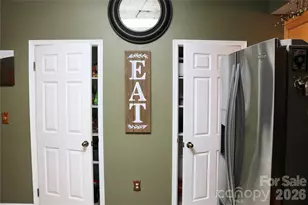 100 Ridgeview Dr, Hendersonville, NC 28792 - Photo 4