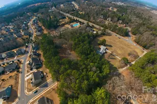 16716 Watermelon Ln, Charlotte, NC 28278 - Photo 4