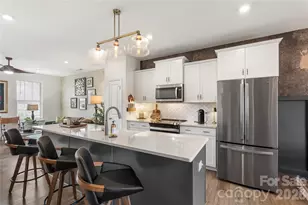 318 Simeon Dr, Charlotte, NC 28208 - Photo 14