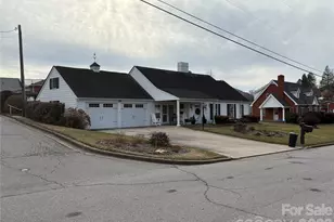 84 Wood Lily Dr, Canton, NC 28716 - Photo 2