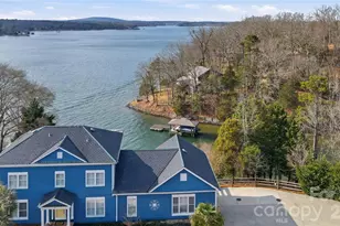 18212 Tayport Dr, Charlotte, NC 28278 - Photo 2