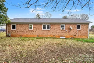 1725 26th St NE, Hickory, NC 28601 - Photo 10