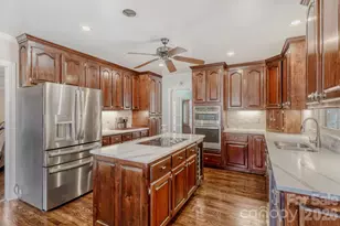 1360 Gallant Ct, Rock Hill, SC 29732 - Photo 10