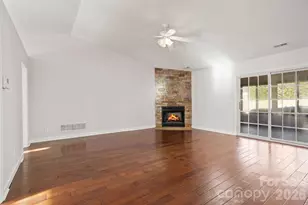 32 Stone House Rd, Hendersonville, NC 28739 - Photo 12