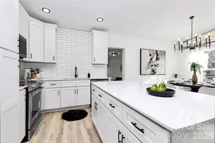 732 Aintree Rd, Charlotte, NC 28215 - Photo 16