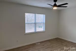 211 Honeycutt Rd, Troutman, NC 28166 - Photo 12