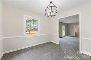 818 Eaglewood Ave, Charlotte, NC 28212 - Photo 10