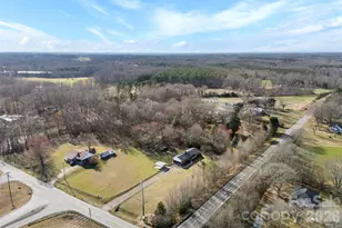 845 St Marks Church Rd, Cherryville, NC 28021 - Photo 6