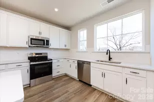 4623 Swan Meadow Ln, Charlotte, NC 28226 - Photo 10