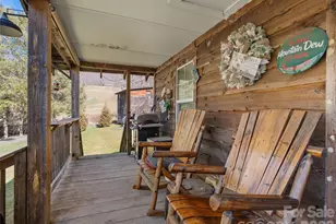 186 Creekmont Dr, Clyde, NC 28721 - Photo 4