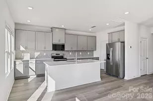 2079 Sunflower Cir, Newton, NC 28658 - Photo 8