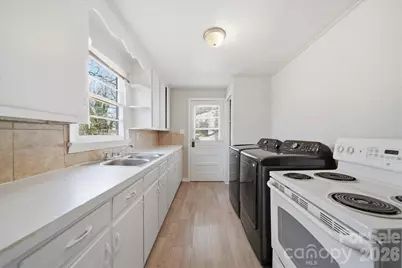 1512 N Deal Avenue, Newton, NC 28658 - Photo 8