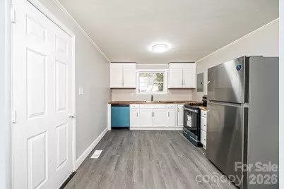 25 N Davis Avenue, Newton, NC 28658 - Photo 10