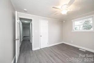 25 N Davis Ave, Newton, NC 28658 - Photo 26