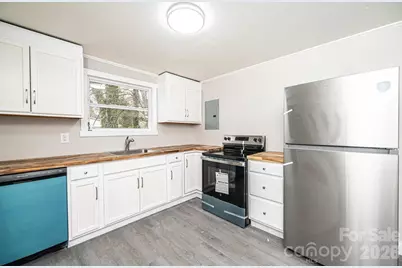 25 N Davis Avenue, Newton, NC 28658 - Photo 8