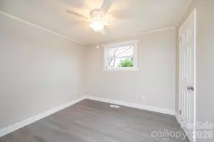 25 N Davis Ave, Newton, NC 28658 - Photo 28