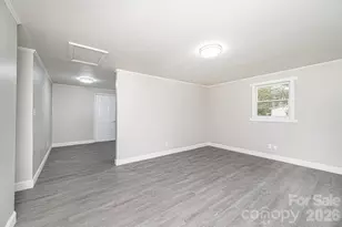 25 N Davis Ave, Newton, NC 28658 - Photo 14