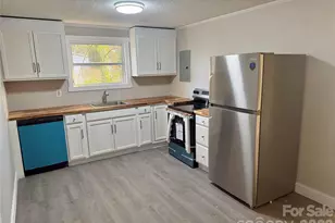 25 N Davis Ave, Newton, NC 28658 - Photo 6