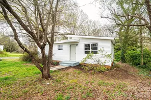 25 N Davis Ave, Newton, NC 28658 - Photo 6