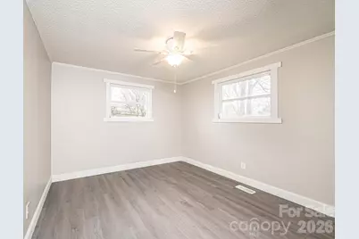 25 N Davis Avenue, Newton, NC 28658 - Photo 22