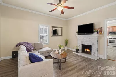 318 E Pressley Avenue, Mooresville, NC 28115 - Photo 4