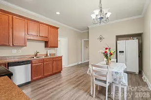 318 E Pressley Ave, Mooresville, NC 28115 - Photo 10