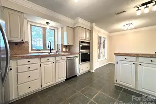 1754 12th St NE, Hickory, NC 28601 - Photo 2