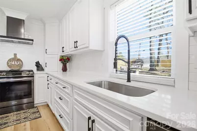 300 Forest Park Road, Matthews, NC 28104 - Photo 18