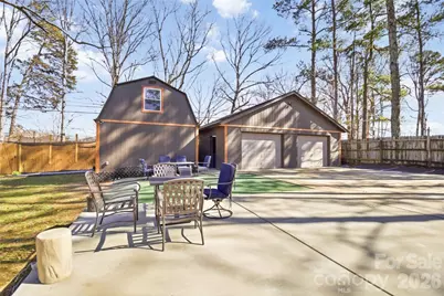 300 Forest Park Road, Matthews, NC 28104 - Photo 46