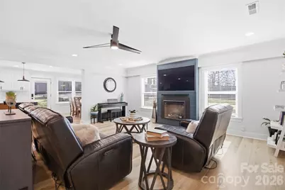 300 Forest Park Road, Matthews, NC 28104 - Photo 8