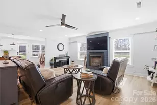 300 Forest Park Rd, Matthews, NC 28104 - Photo 8