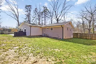 300 Forest Park Rd, Matthews, NC 28104 - Photo 42