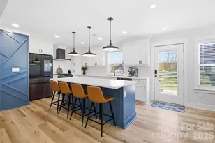 300 Forest Park Rd, Matthews, NC 28104 - Photo 14