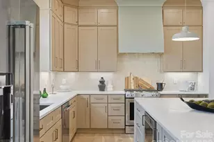 433 W Peterson Dr, Charlotte, NC 28217 - Photo 12