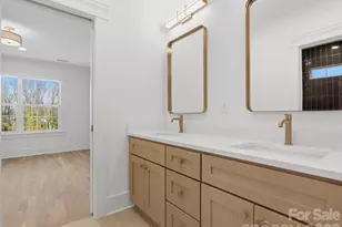 433 W Peterson Dr, Charlotte, NC 28217 - Photo 32