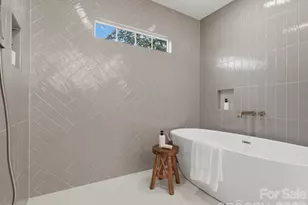 431 W Peterson Dr, Charlotte, NC 28203 - Photo 30