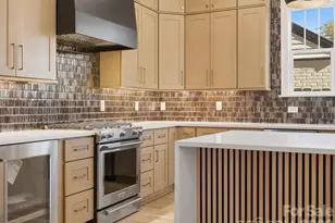 431 W Peterson Dr, Charlotte, NC 28217 - Photo 8