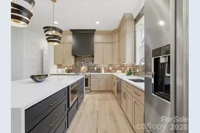 431 W Peterson Drive, Charlotte, NC 28203 - Photo 8